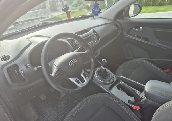 Kia Sportage cena 41900 przebieg: 171000, rok produkcji 2012 z Radom małe 172